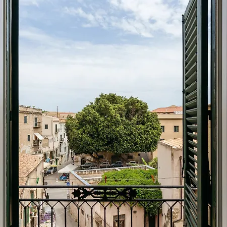 Apartment Palazzo Dei Normanni By Wonderful Italy